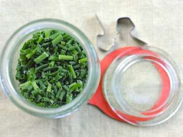 tiny jar of frozen chives image