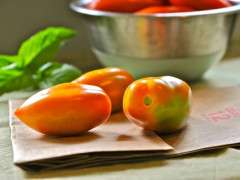 tomatoes ripening image