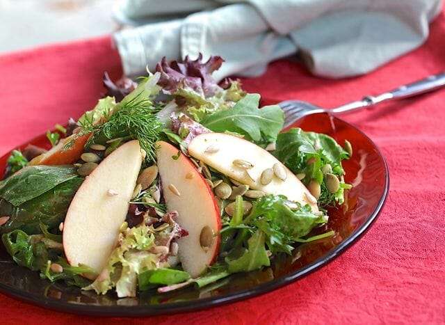 winter salad with apples